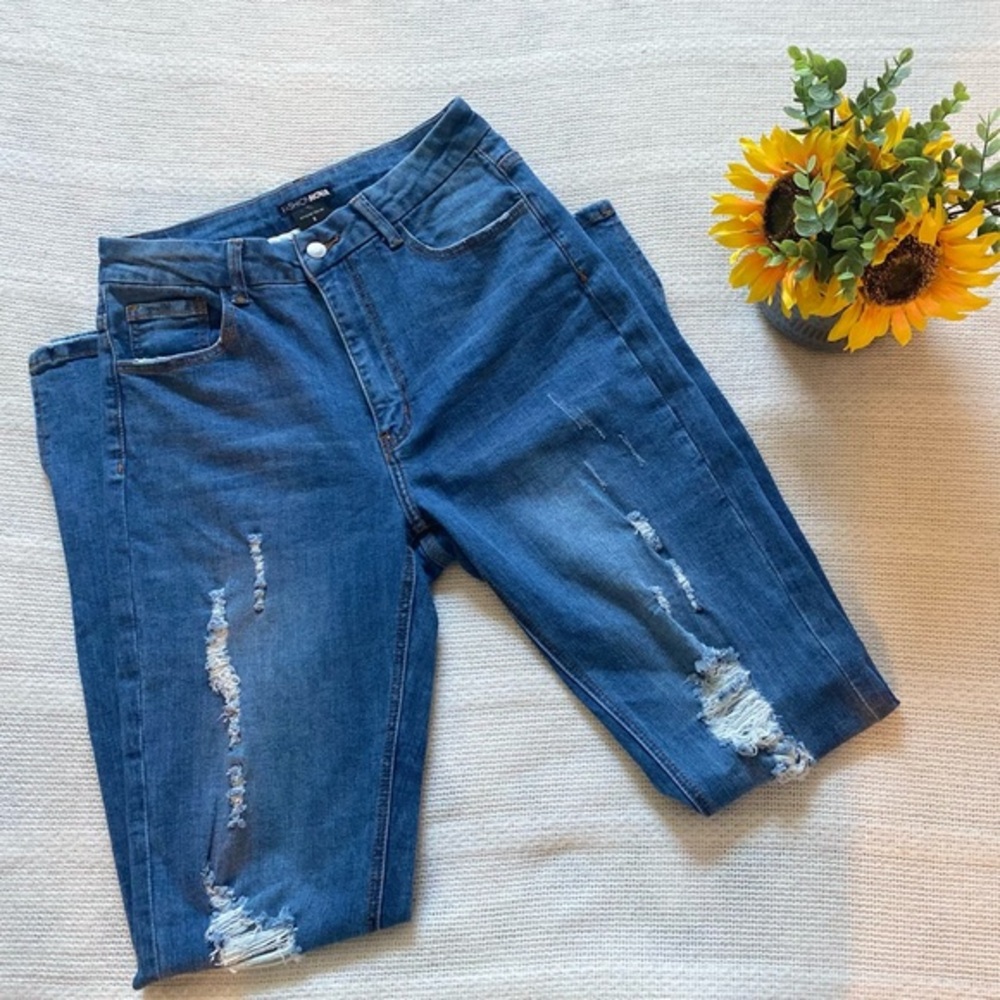 NWOT FASHION NOVA DENIM BOYT CUT JEANS | SZ 9‎